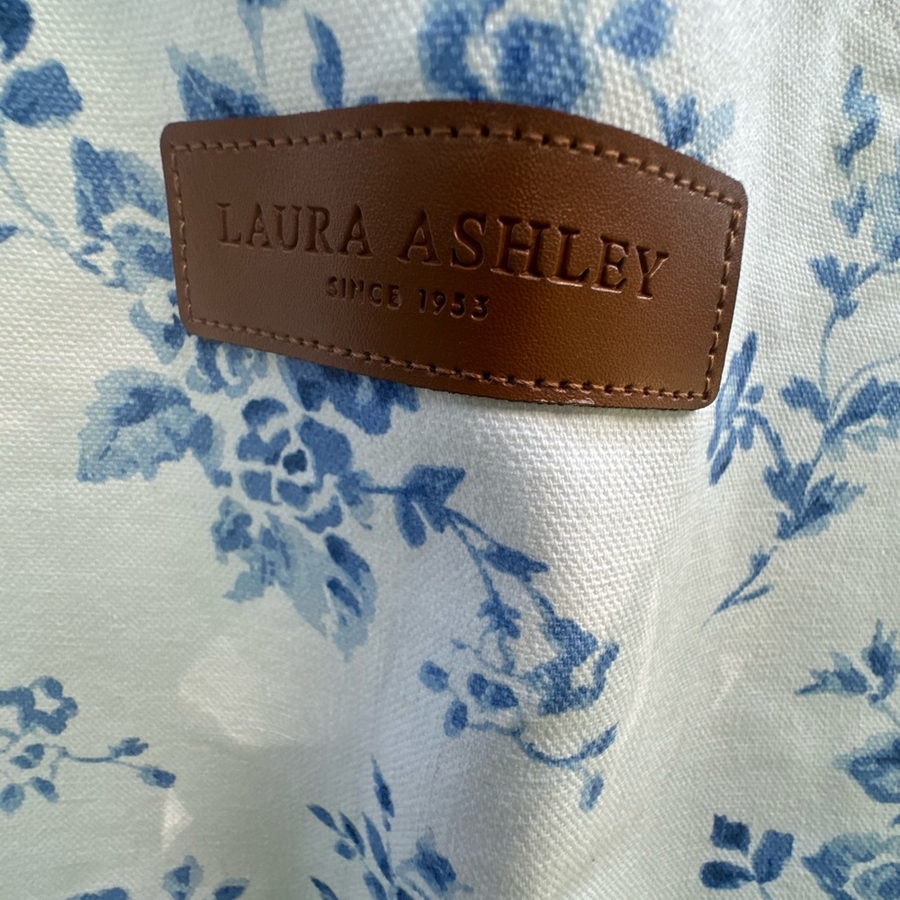 Laura Ashley Blue and White Floral Tote Bag - Picture 2 of 8